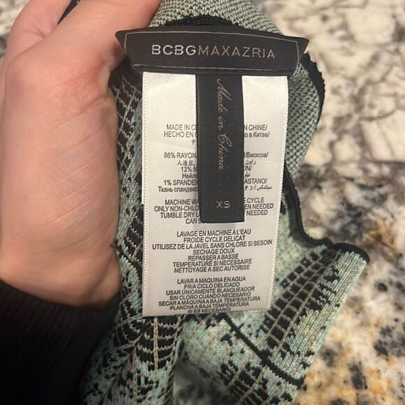 BCBGMaxazria Scarlett Snakeskin Print Bodycon Skirt - Picture 4 of 6